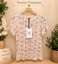 Camisa estilo vintage con estampado floral