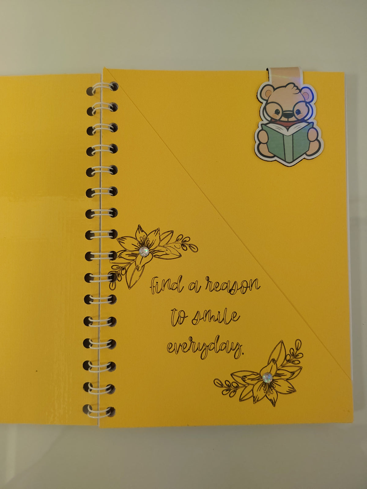 Hermosos Cuadernos Hechos a Mano A5 con Bolsillo y Marcador Magnético