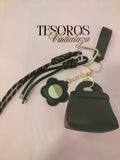 Llavero con minibolso de cuero, espejo y dijes