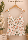 Top camisola floral con tirantes finos y un corpiño estilo corsé con botones frontales